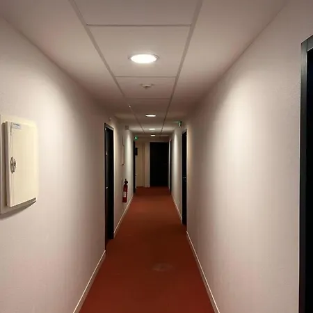 Auberge Du Montcalm Hotel